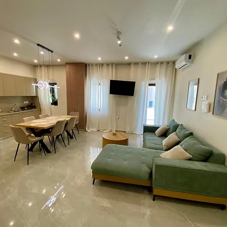 Eria's Luxury בית נופש *