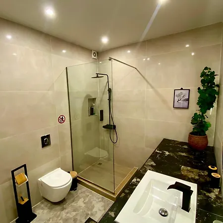 Eria's Luxury *